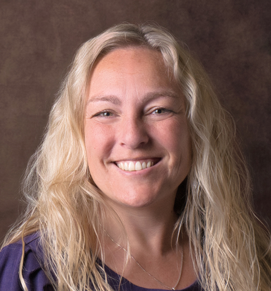 Headshot of Jennifer Swanson